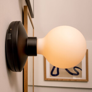 Humble lights - Wand- / Tischleuchte BEE SMART - black frosted