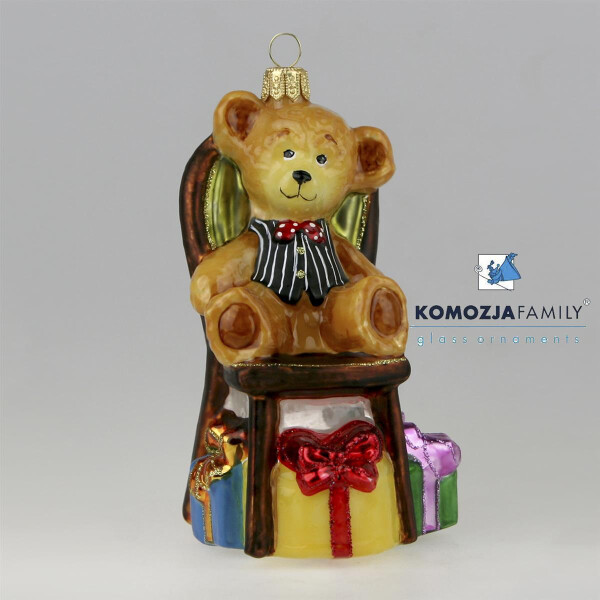 KOMOZJA family - Christbaumschmuck - TEDDY in armchair with gift box / Teddybär auf Stuhl mit Geschenken