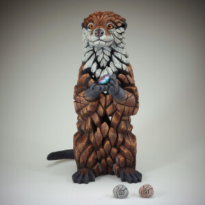 EDGE SCULPTURE - Otter mit Steinen
